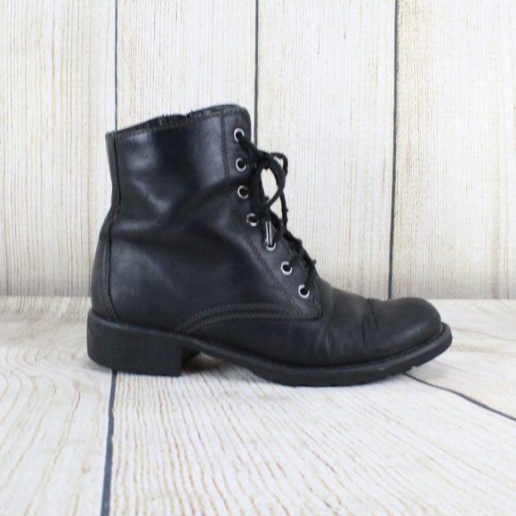 clarks ankle boots lace up